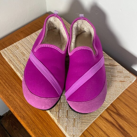 FitKicks Shoes - KoziKicks Woman's Slippers Sz LARGE (8.5 -9.5)